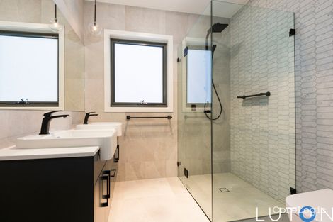 Property photo of 2/10 Gilmore Crescent Garran ACT 2605