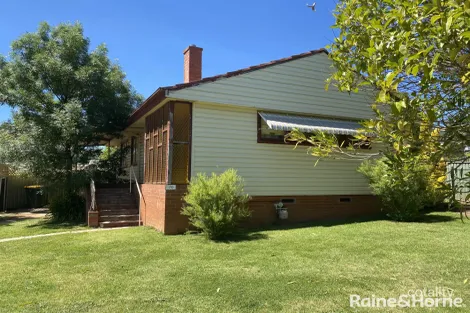 Property photo of 70 Adina Crescent Orange NSW 2800