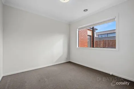 Property photo of 24 Halycon Bend Beveridge VIC 3753