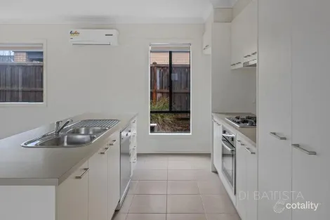 Property photo of 24 Halycon Bend Beveridge VIC 3753