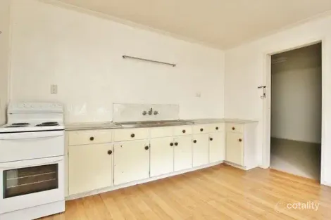 1/249 Elphinstone St, Koongal, QLD 4701