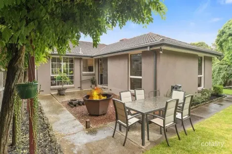 Property photo of 4 Khartoum Court Frankston VIC 3199
