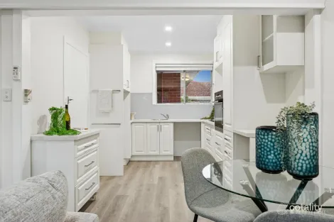 Property photo of 2/380 Elgar Road Box Hill VIC 3128