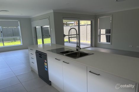 Property photo of 6 Foxground Parade Tullimbar NSW 2527