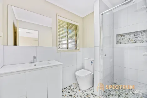 Property photo of 37 Stringy Bark Circuit Pakenham VIC 3810
