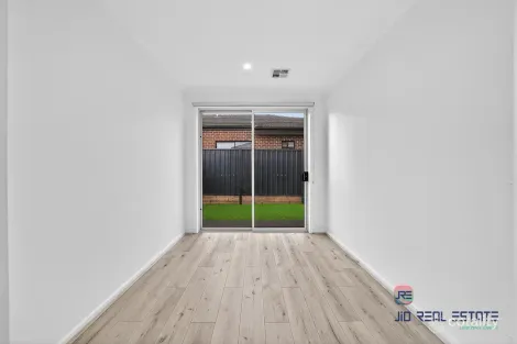 Property photo of 44 Embleton Chase Weir Views VIC 3338