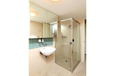 Property photo of 8/147-153 Lambert Street Kangaroo Point QLD 4169