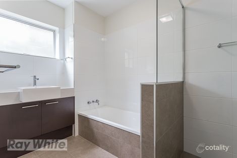 Property photo of 2/17 Hunter Street Greenslopes QLD 4120