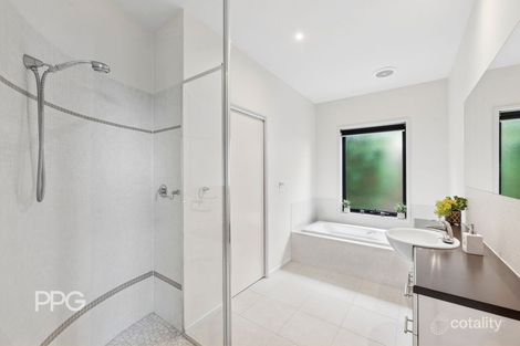 Property photo of 2/23 Trevally Drive Ocean Grove VIC 3226