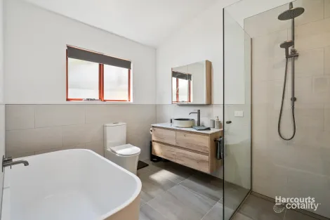 Property photo of 2/60 Pindos Drive Tranmere TAS 7018