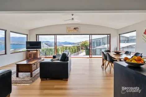 Property photo of 2/60 Pindos Drive Tranmere TAS 7018