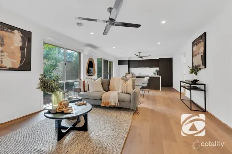 Property photo of 4/55-57 Strathavan Drive Berwick VIC 3806