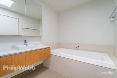 Property photo of 2 Fleur Lane Doncaster VIC 3108