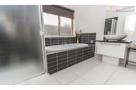 Property photo of 14 Honour Street Craigieburn VIC 3064