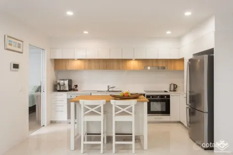 Property photo of 9 Hooker Boulevard Broadbeach Waters QLD 4218