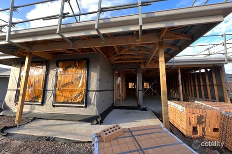 Property photo of 32 Carcoola Rise Clyde North VIC 3978