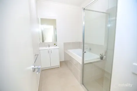 Property photo of 375C Centre Road Berwick VIC 3806