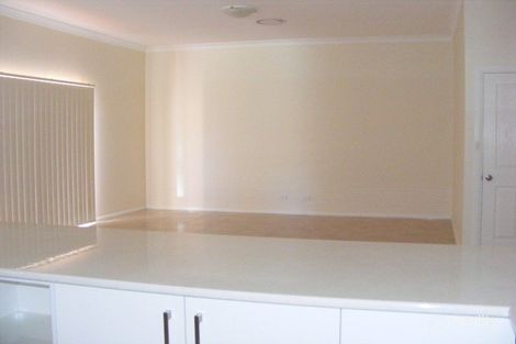 Property photo of 37 The Heights Hillvue NSW 2340