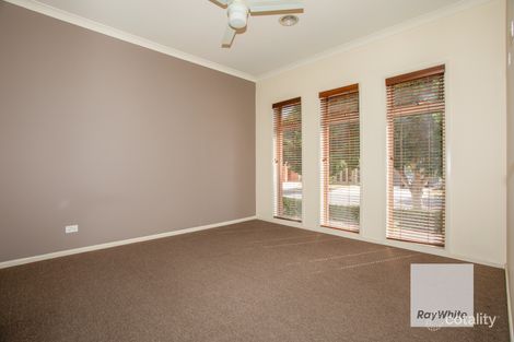 Property photo of 5 Matlock Street Caroline Springs VIC 3023