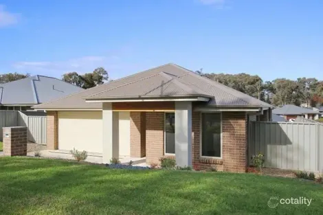 22 Blakleys Cct, Thurgoona, NSW 2640