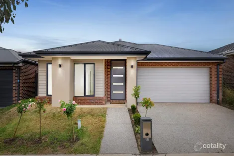 Property photo of 16 Goshawk Road Sunbury VIC 3429