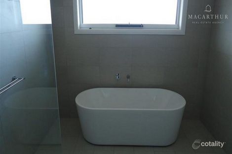 Property photo of 8 Goldstein Crescent Lloyd NSW 2650