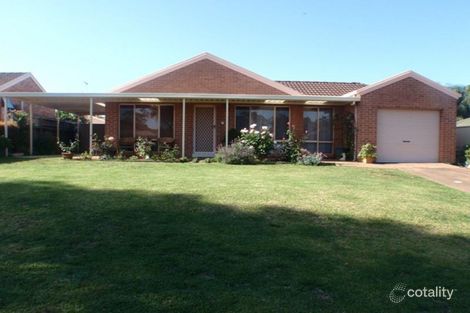 36 Larapinta Cres, St Helens Park, NSW 2560