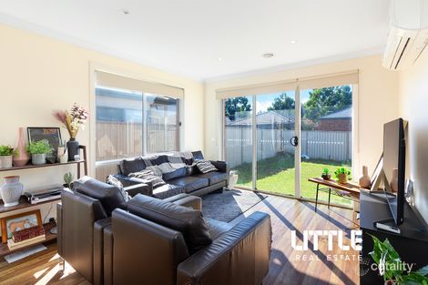 Property photo of 37 Inspiration Circuit Pakenham VIC 3810