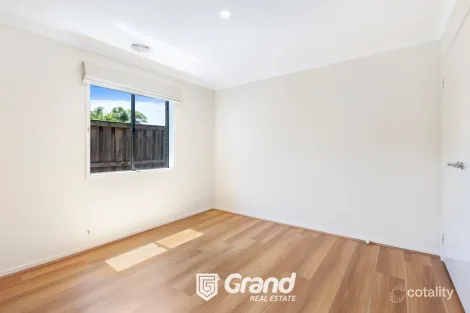 Property photo of 124 Boland Drive Lyndhurst VIC 3975