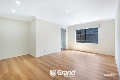 Property photo of 124 Boland Drive Lyndhurst VIC 3975