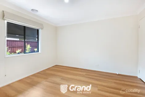 Property photo of 124 Boland Drive Lyndhurst VIC 3975