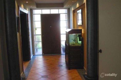 Property photo of 2 Hawk Place Sinnamon Park QLD 4073