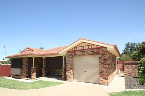 6 Undurra Dr, Glenfield Park, NSW 2650