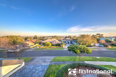 Property photo of 26 Edrington Park Drive Berwick VIC 3806