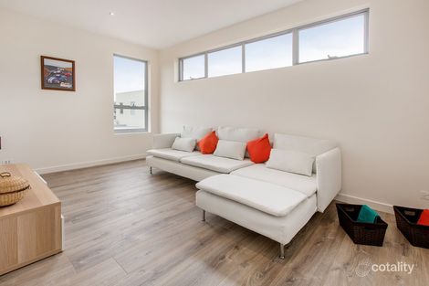 Property photo of 2/18 Leon Avenue Rosebud VIC 3939