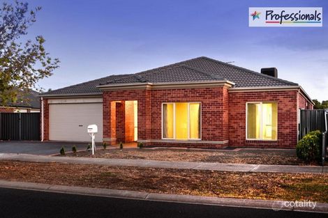 47 Heysen Pkwy, Caroline Springs, VIC 3023