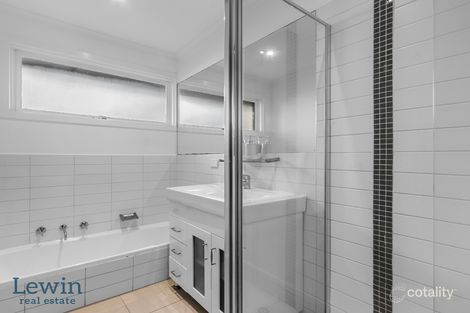 Property photo of 2/52 Fewster Road Hampton VIC 3188