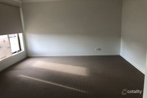 Property photo of 16 Impara Rise Werribee VIC 3030