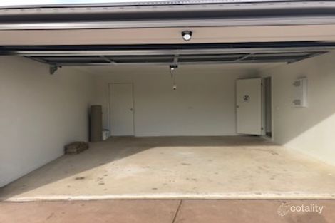 Property photo of 16 Impara Rise Werribee VIC 3030