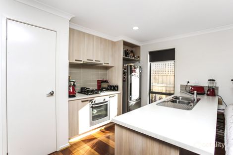 Property photo of 27 Galibier Parade Fraser Rise VIC 3336