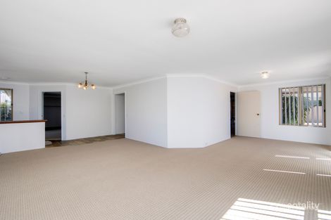 Property photo of 4 Weaber Court Marangaroo WA 6064