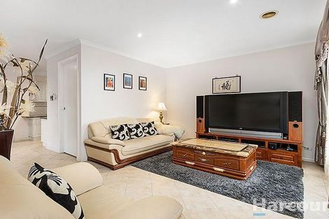 Property photo of 2/11 Kinnoull Grove Glen Waverley VIC 3150