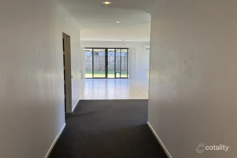 Property photo of 28 Dowson Esplanade Mudgeeraba QLD 4213