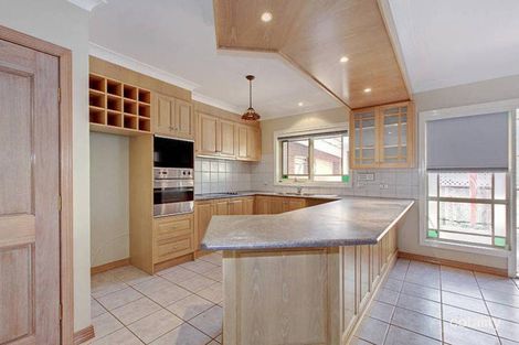 Property photo of 11 Longhurst Crescent Hillside VIC 3037