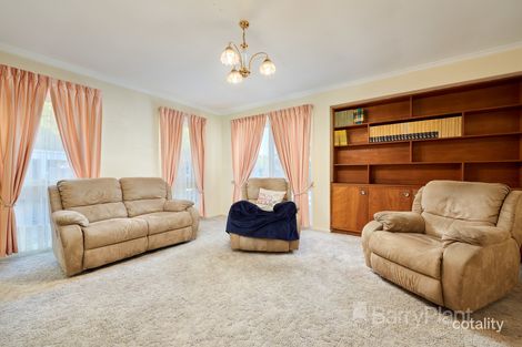 Property photo of 37 Woomera Avenue Keysborough VIC 3173