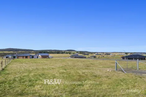 Property photo of 4 Herdwick Place Marulan NSW 2579