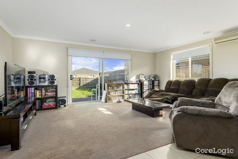 Property photo of 27 Sinclair Crescent Tarneit VIC 3029