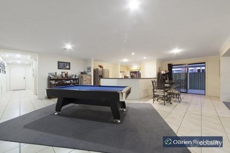 Property photo of 1 Woodchase Court Cranbourne East VIC 3977