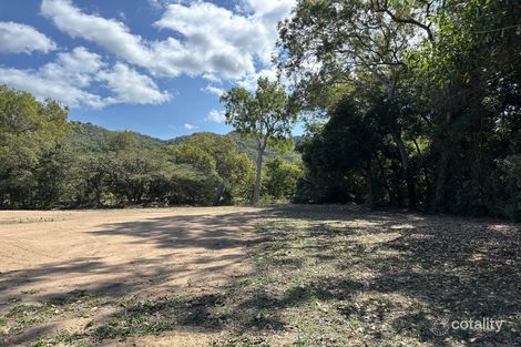 32 Sooning St, Nelly Bay, QLD 4819