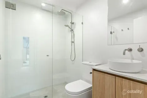Property photo of 1/8 Griffen Street Hamlyn Heights VIC 3215